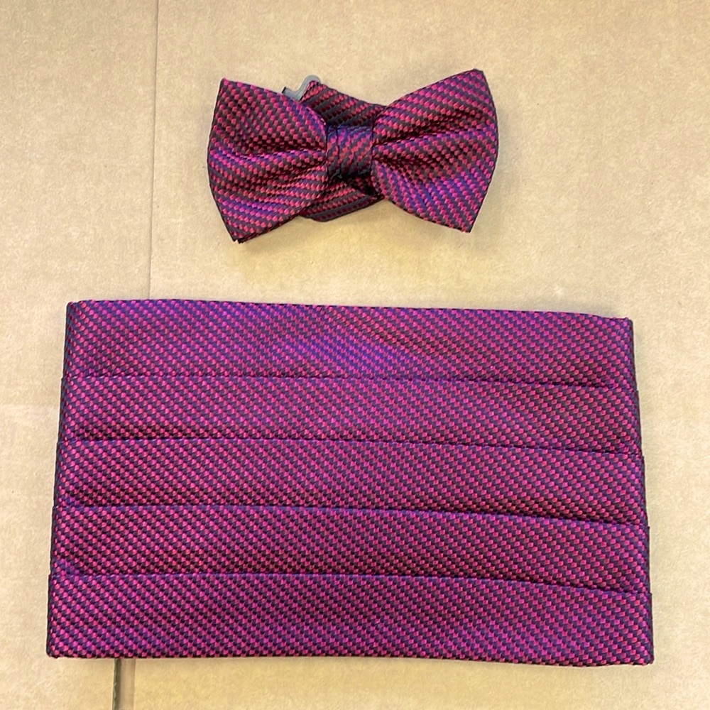 Wine Geometric Cummerbund and Bow Tie New